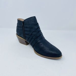 LifeStride Prairie Ankle Bootie Boot in Black Traveler Womans Shoes